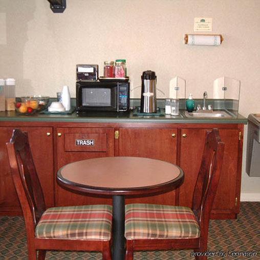 Deerfield Inn And Suites - Fairview Restaurant photo